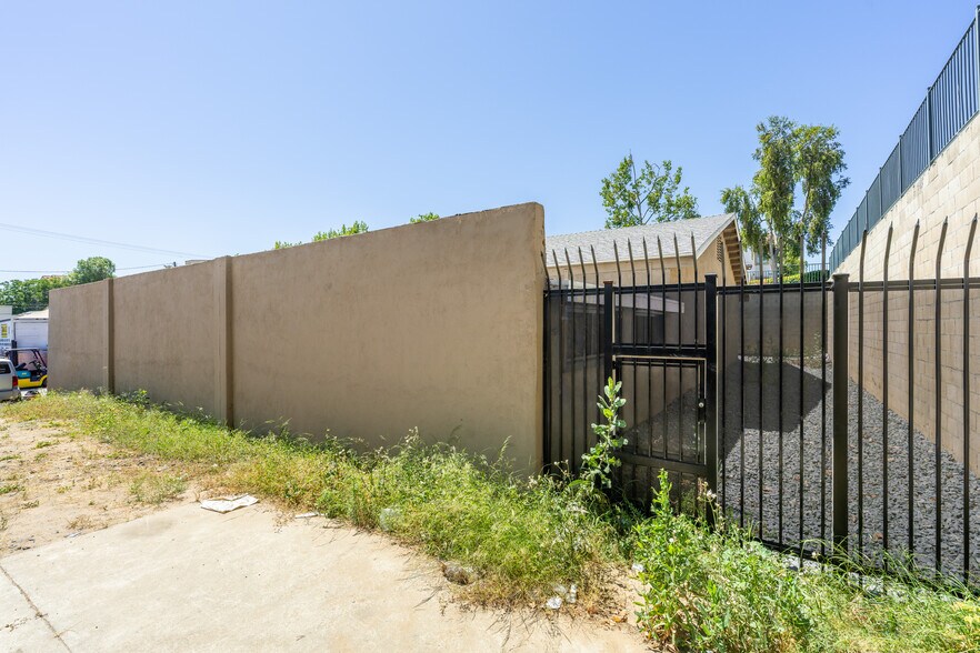 More Photos Of 2879 Main St, Riverside Warehouse For Sale
