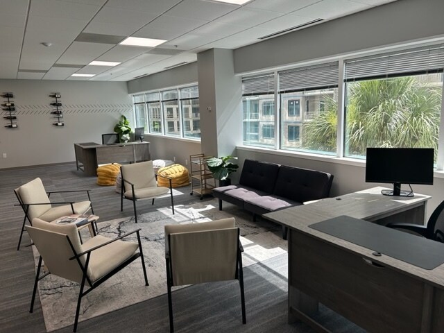 More Photos Of 1819 Main St, Sarasota Office Residential For Lease