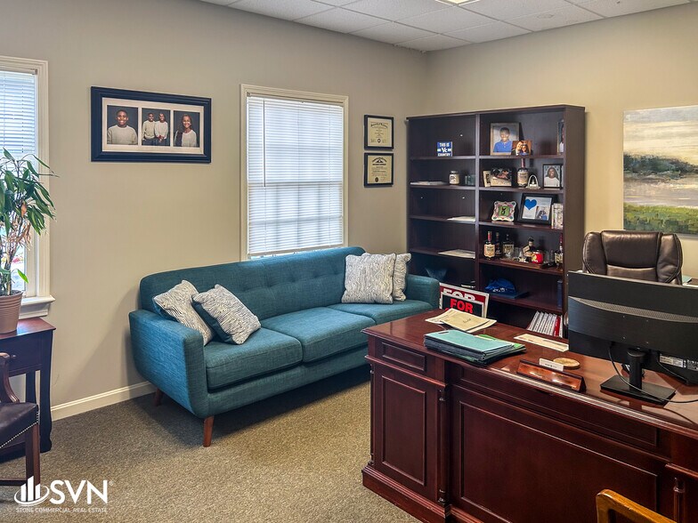 More Photos Of 1795 Alysheba Way, Lexington Office For Sale