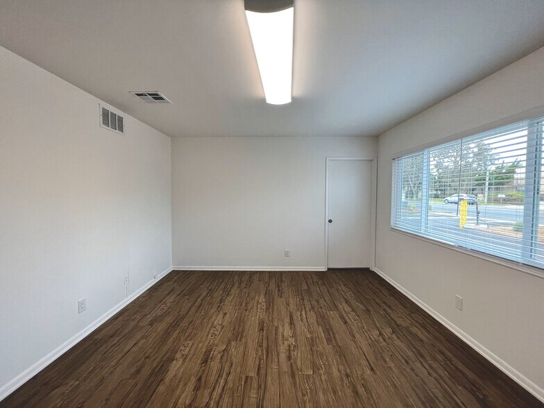More Photos Of 4840 Calle Alto, Camarillo Self Storage For Lease