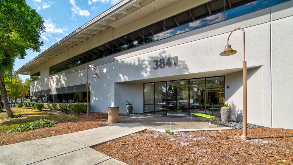 More Photos Of 3841 N Freeway Blvd, Sacramento Office For Lease