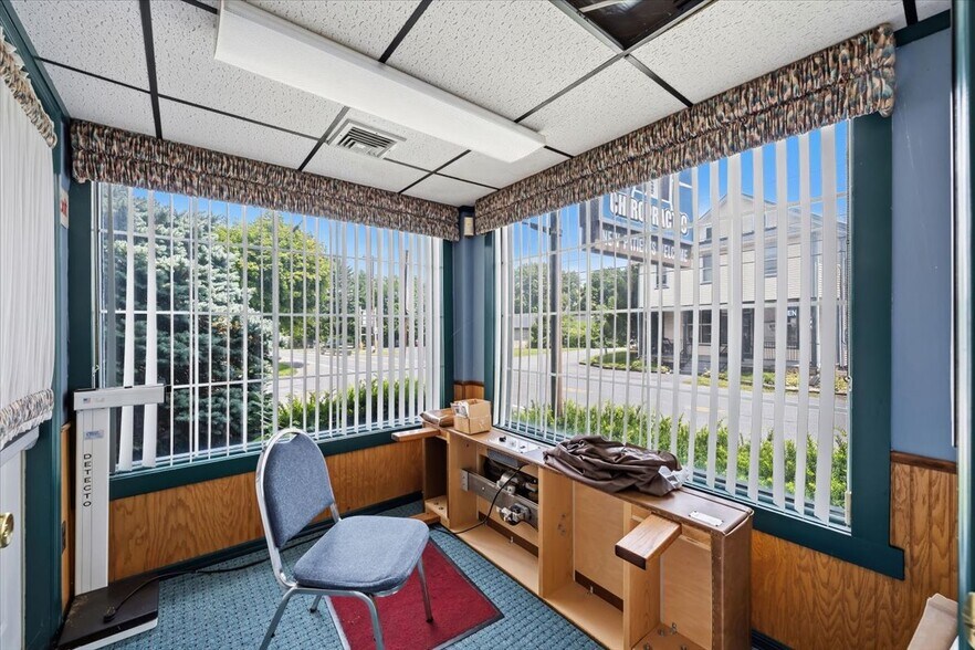 More Photos Of 402 W Moorestown Rd, Nazareth Medical For Sale