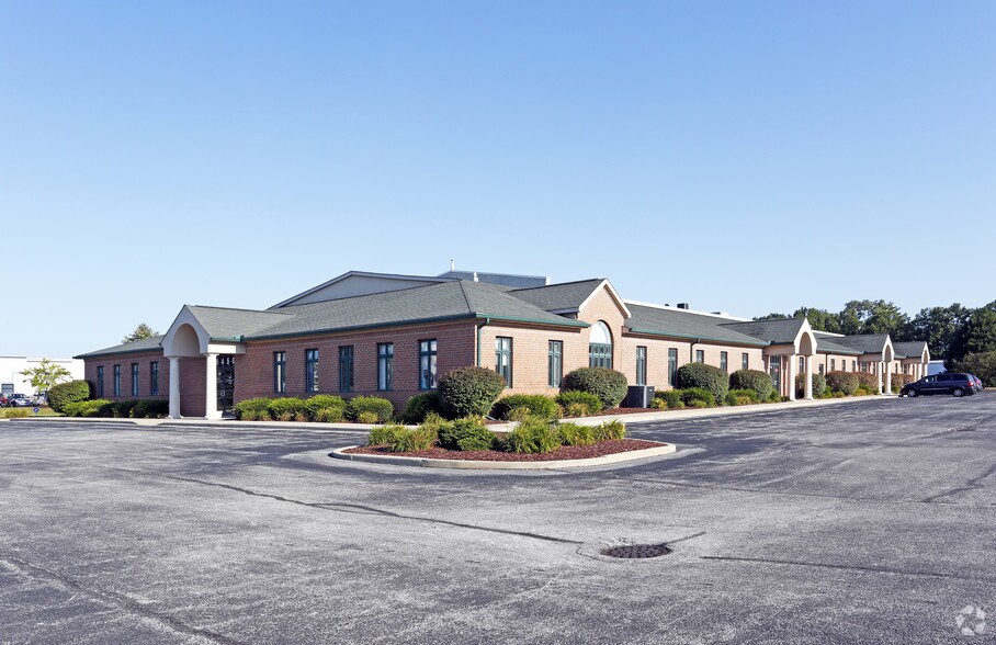 Primary Photo Of 6450 Weatherfield Ct, Maumee Showroom For Lease