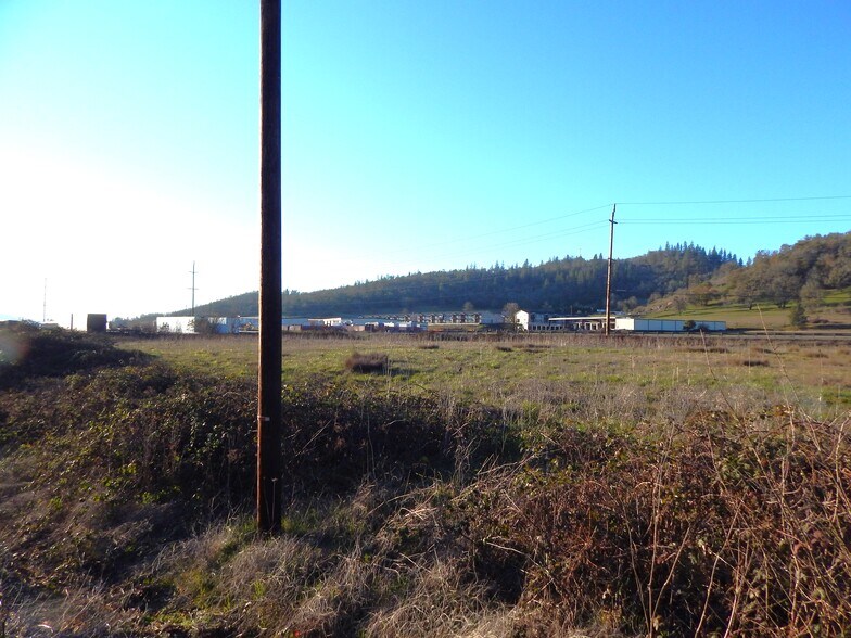 More Photos Of 0 NE Douglas Avenue, Roseburg Land For Sale