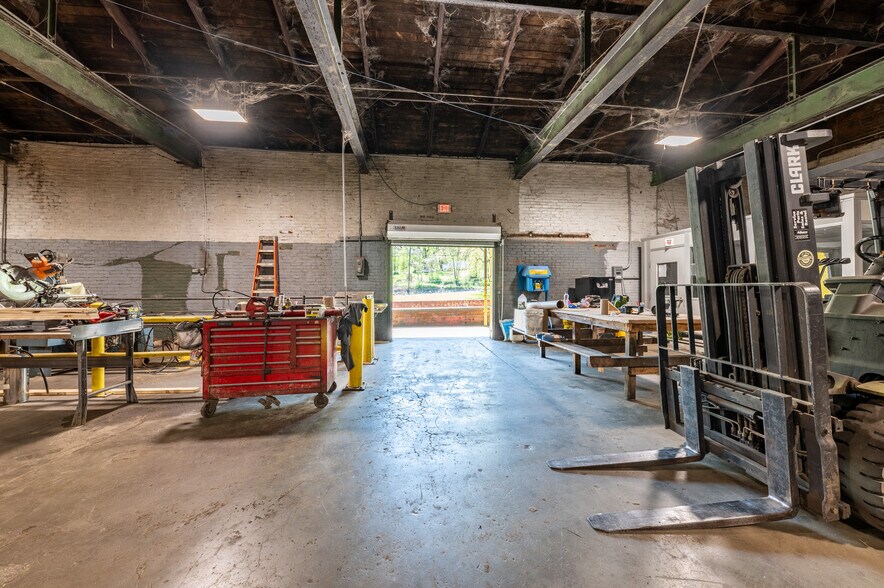 More Photos Of 164 Eyster Rd, Halltown Manufacturing For Sale