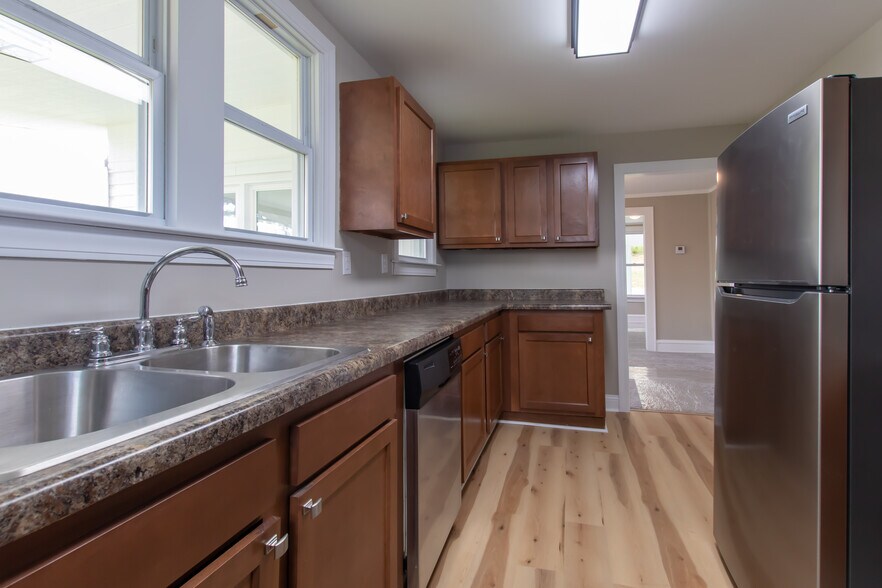 More Photos Of 2412-2416 Bradley St, Bristol Apartments For Sale