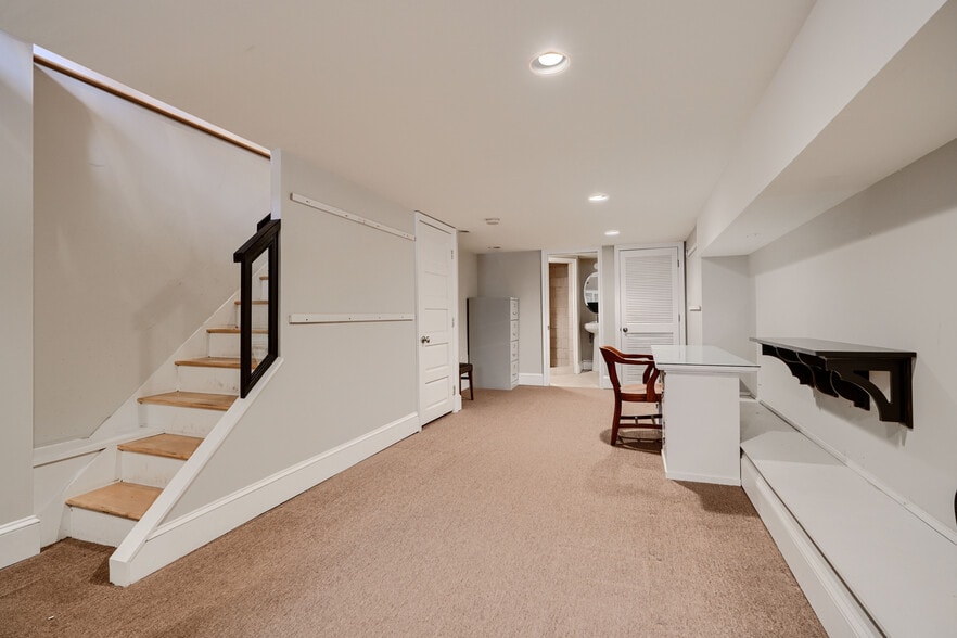 More Photos Of 3211 Eastern Ave, Baltimore Office For Lease