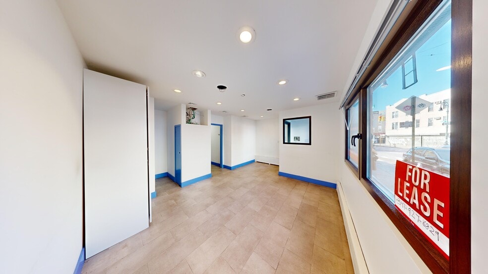 More Photos Of 194 Nassau Ave, Brooklyn Storefront Retail Office For Lease