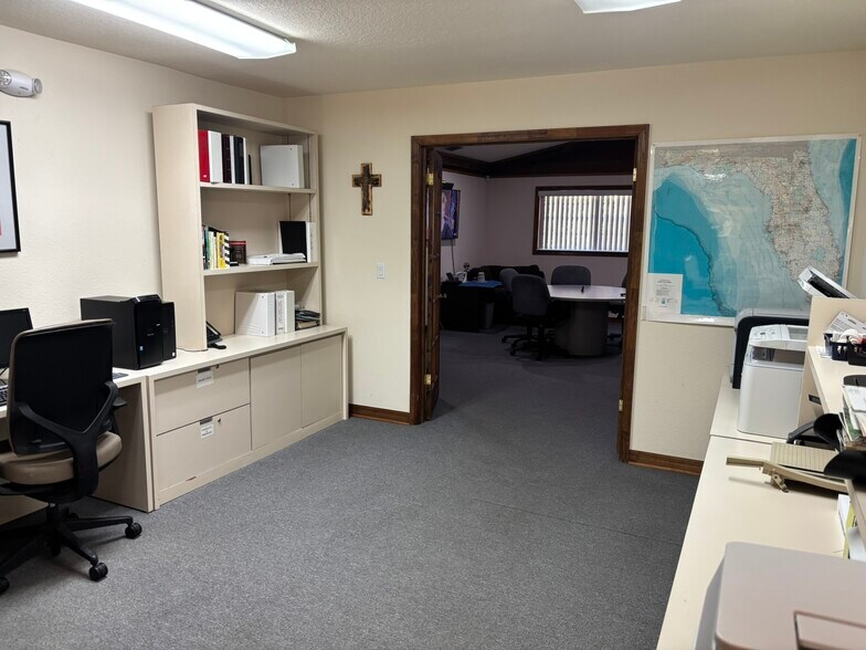 More Photos Of 4040 Waring Rd, Lakeland Office For Sale