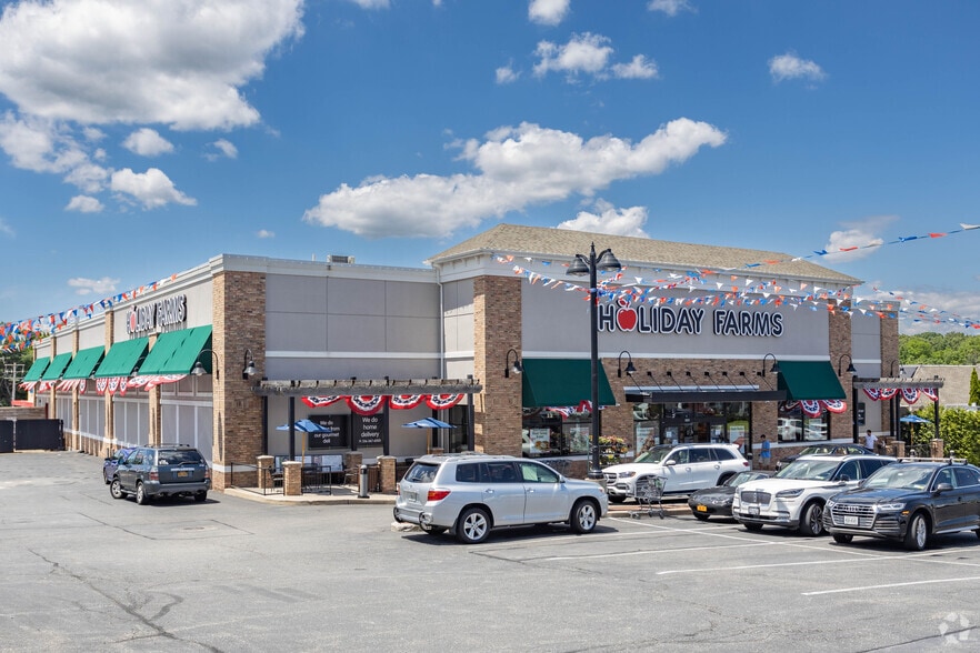 More Photos Of 8285 Jericho Tpke, Woodbury Unknown For Lease