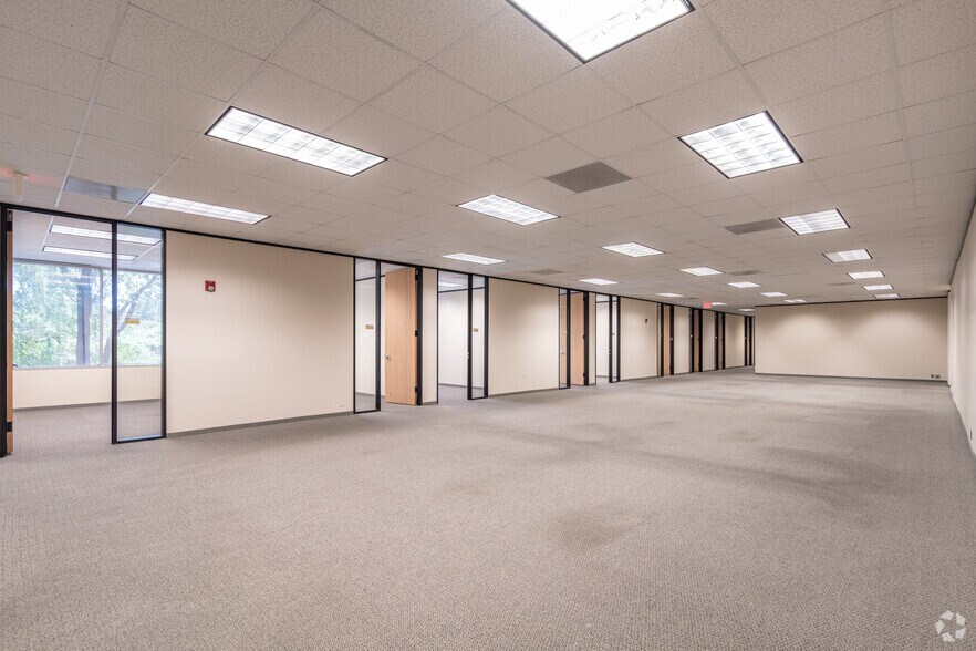 More Photos Of 3838 N Sam Houston Pky E, Houston Office For Lease