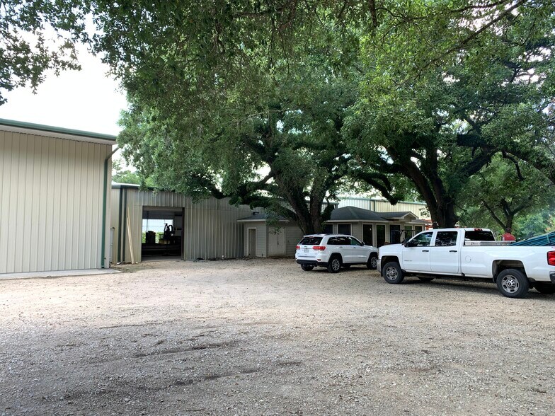 More Photos Of 2227 Golden Rd, Spring Warehouse For Lease