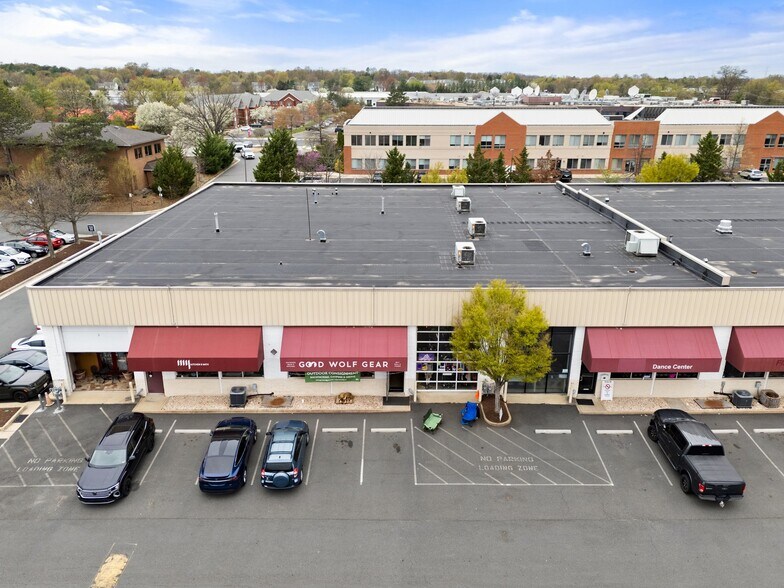 Primary Photo Of 221-321 Sunset Park Dr, Herndon Flex For Sale