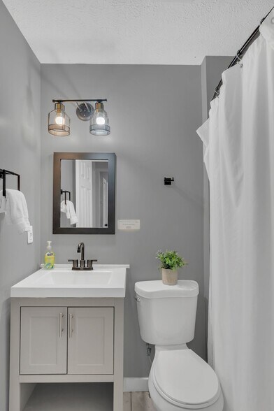 More Photos Of 901 21st Ave N, Nashville Multifamily For Sale