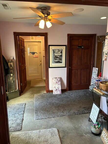 More Photos Of 1011 Market St, Hermann General Retail For Sale