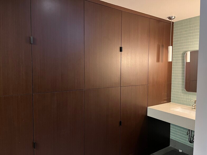 More Photos Of 1650 Jackson St, San Francisco Apartments For Sale