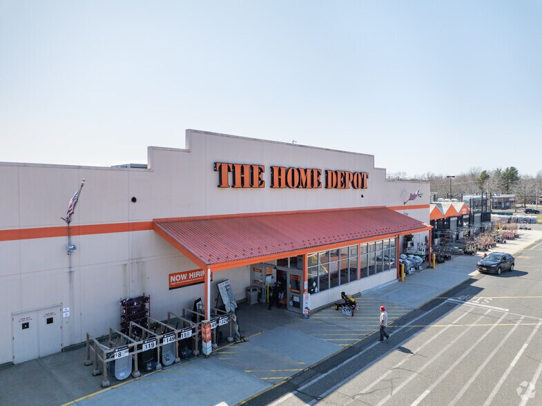 More Photos Of 264-350 Middle Country Rd, Coram Unknown For Lease