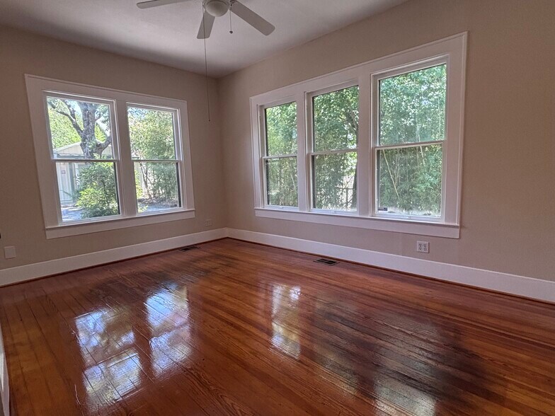 More Photos Of 702 W 34th St, Austin Office For Lease
