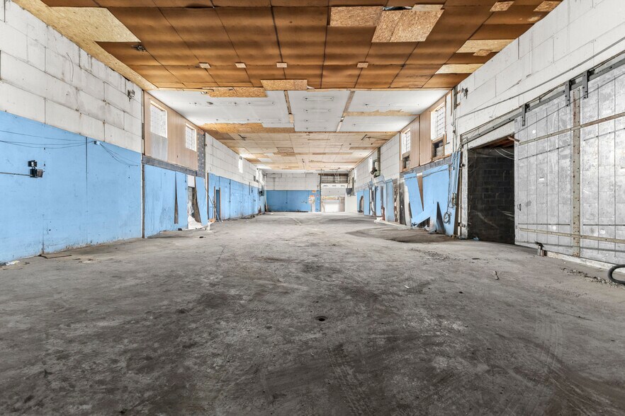 More Photos Of 15306 Rosa Parks Blvd, Detroit Warehouse For Sale