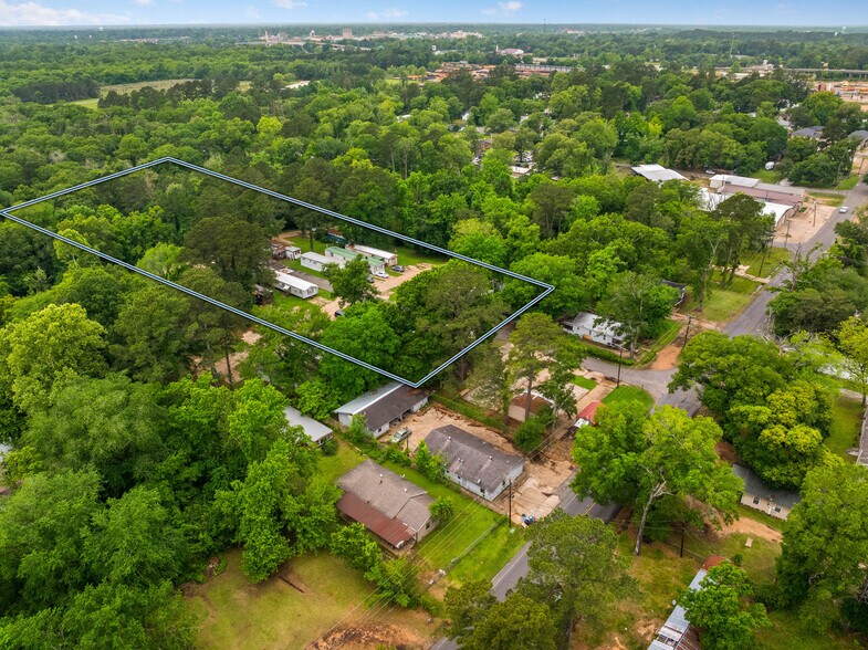 More Photos Of 211 Courtney Ln, Pineville Apartments For Sale