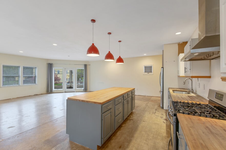 More Photos Of 226 Hawley Ave, Syracuse Freestanding For Sale