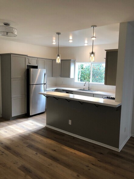 More Photos Of 848 19th St, Santa Monica Apartments For Sale