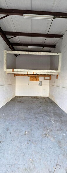 More Photos Of 1133 Industrial Blvd, Naples Manufacturing For Lease