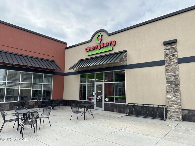 More Photos Of 3221 32nd Ave S, Grand Forks Unknown For Lease