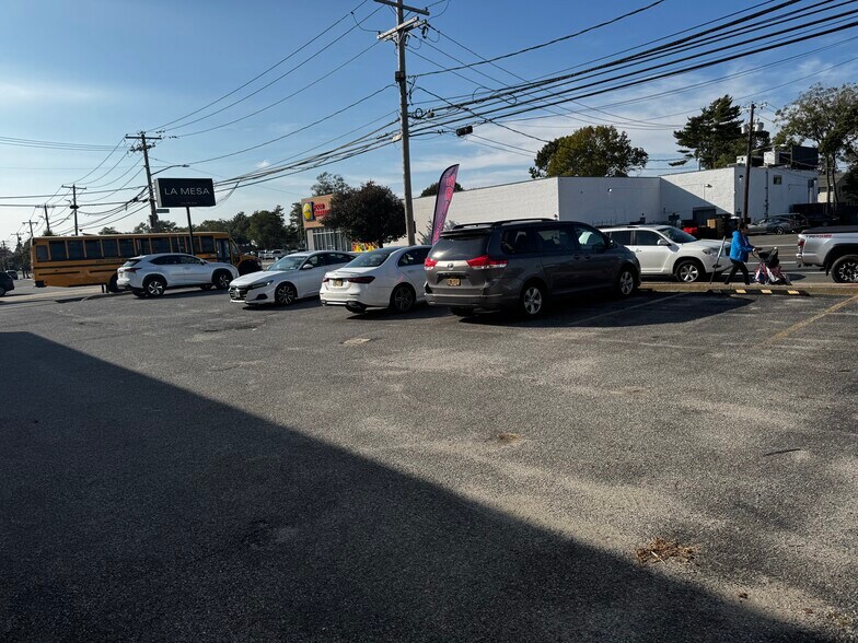 More Photos Of 5650 Merrick Rd, Massapequa General Retail For Lease