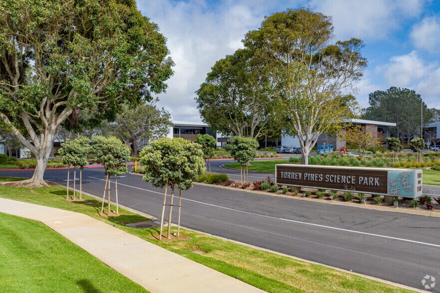More Photos Of 11011 N Torrey Pines Rd, La Jolla Research And Development For Lease