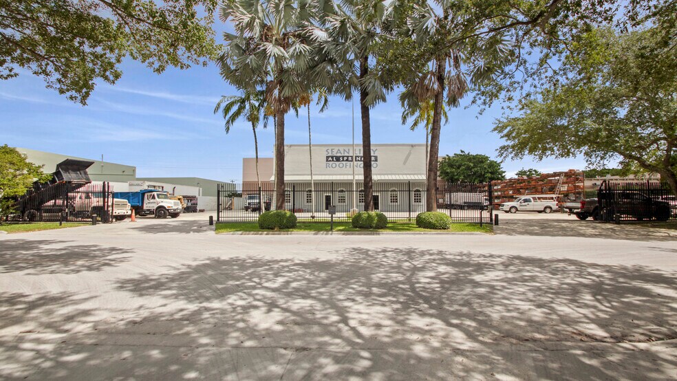 More Photos Of 14701 SW 137th St, Miami Light Distribution For Lease