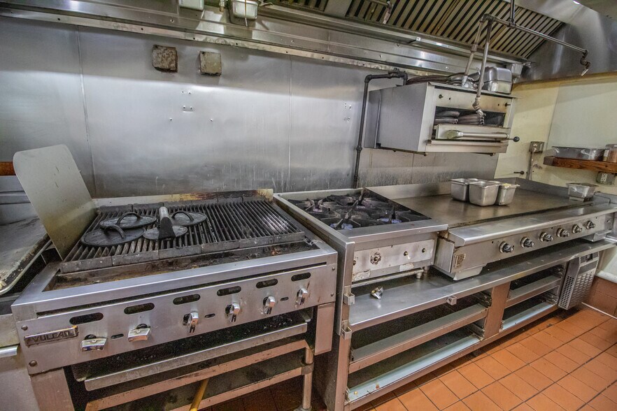 More Photos Of 130 Tamiami Trl, Punta Gorda Restaurant For Sale