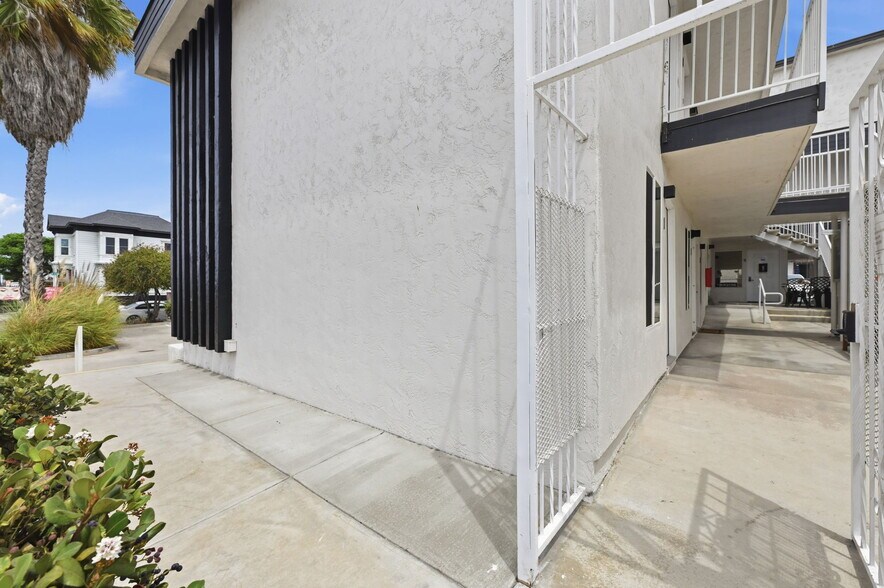 More Photos Of 2005 Highland Ave, National City Apartments For Sale