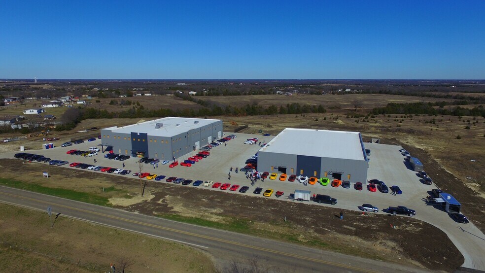 More Photos Of 708 E Houston St, Anna Warehouse For Lease