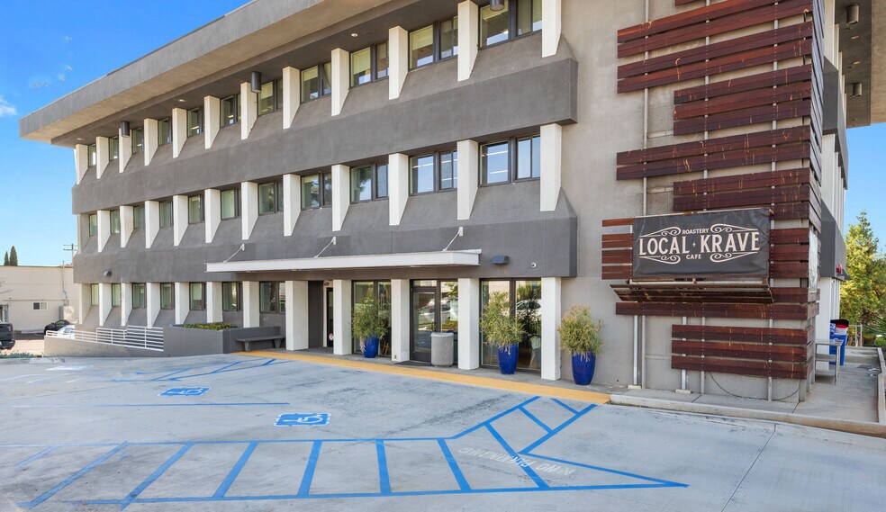 More Photos Of 3033 Bunker Hill St, San Diego Office For Lease