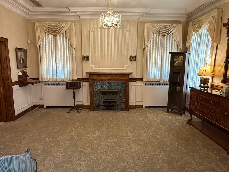 More Photos Of 1001 2nd Ave, Rockford Religious Facility For Sale