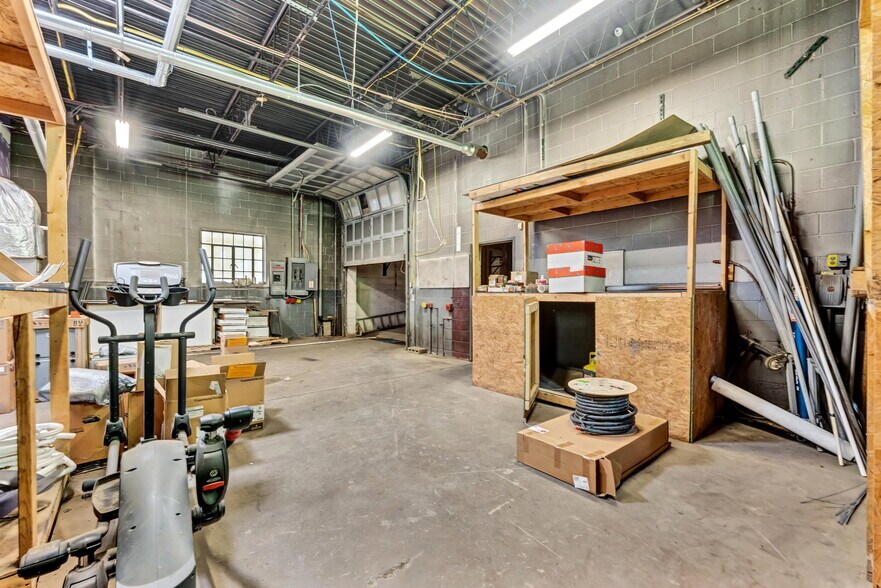 More Photos Of 203 Hershinger Rd, Coraopolis Office For Sale