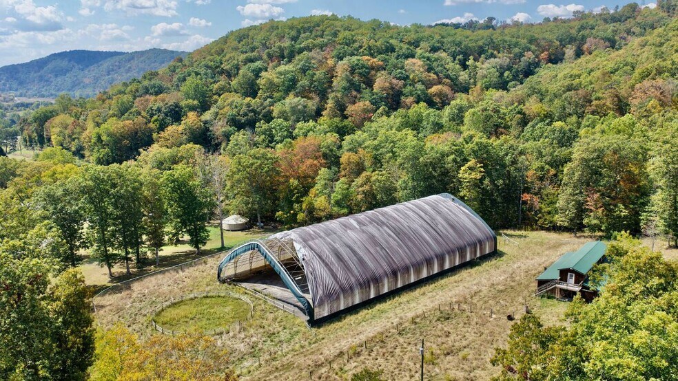 More Photos Of 158 Academy Lane Dr, Pence Springs Hotel For Sale