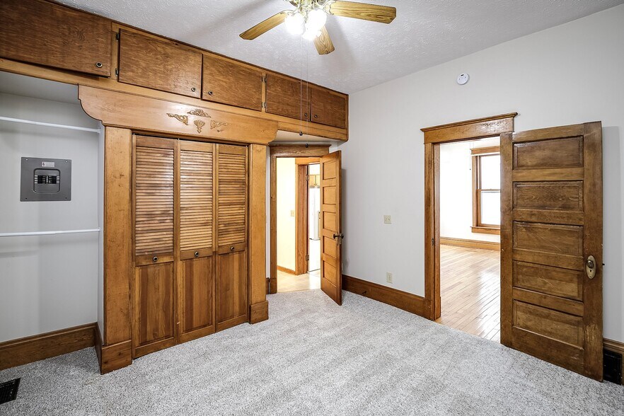More Photos Of 1618 S 32nd Ave, Omaha Apartments For Sale