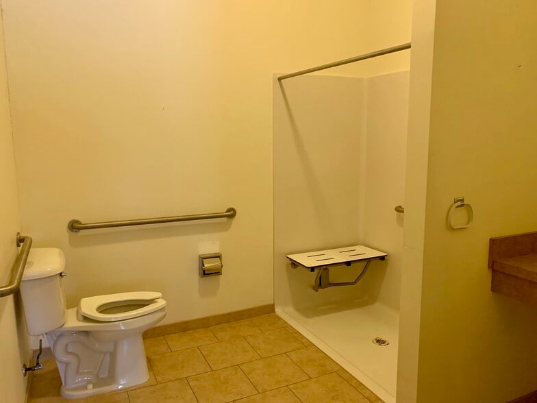 More Photos Of 110 Harvard St, Momence Assisted Living For Sale