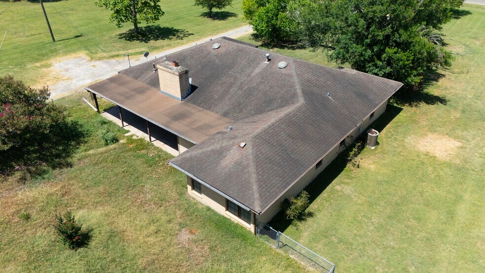 More Photos Of 12409 Lowden Ln, Manchaca Flex For Sale