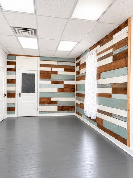 More Photos Of 113-115 E 3rd St, Rushville Storefront Retail Residential For Sale