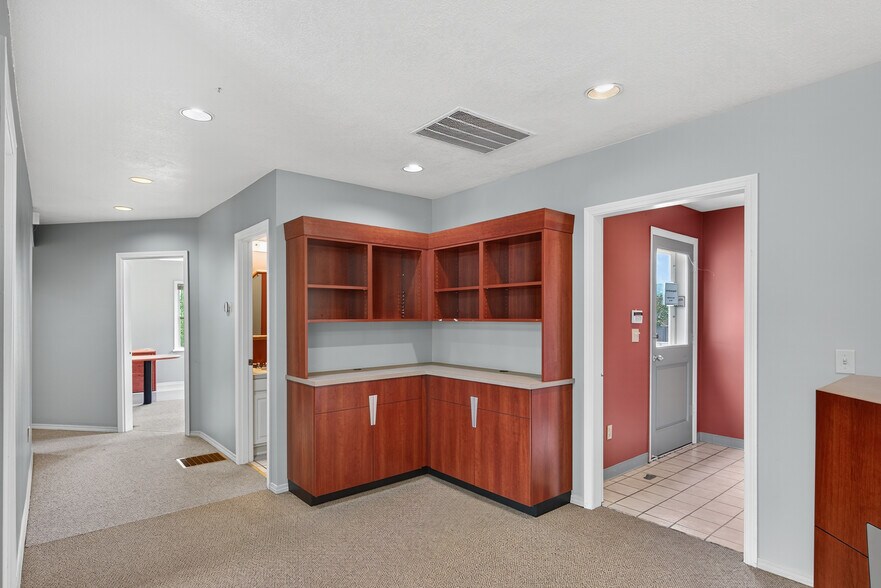 More Photos Of 4340 SW 110th Ave, Beaverton Medical For Sale