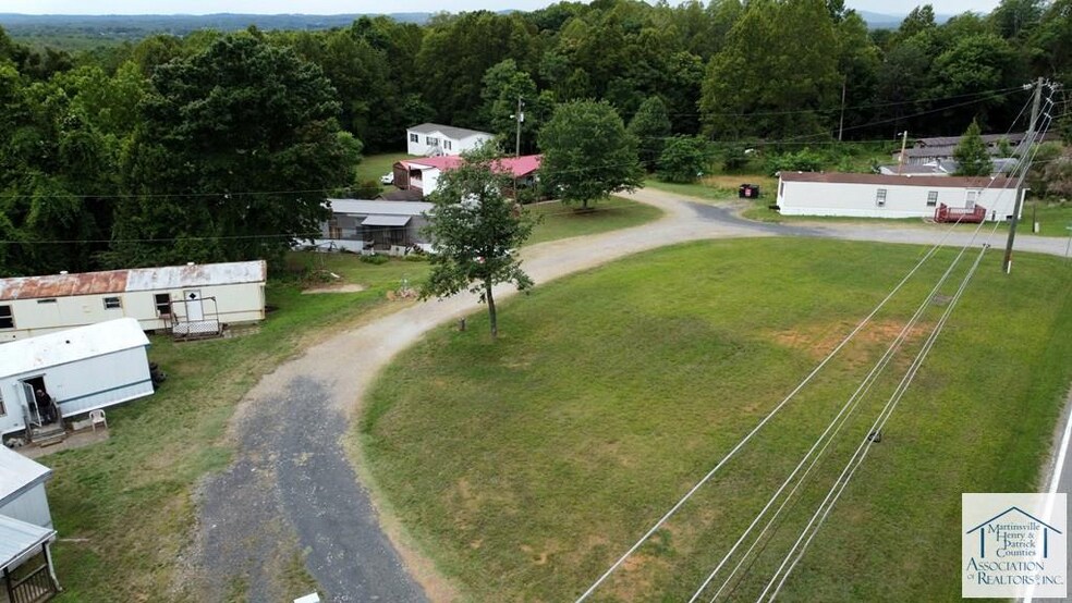 More Photos Of 7 Barbwave Cir, Martinsville Manufactured Housing Mobile Home Park For Sale