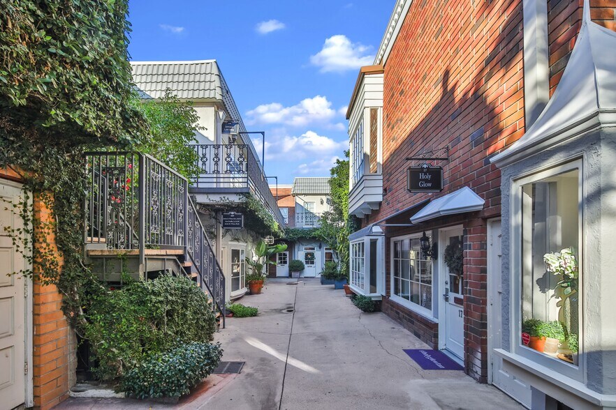 More Photos Of 20969 Ventura Blvd, Woodland Hills Unknown For Lease