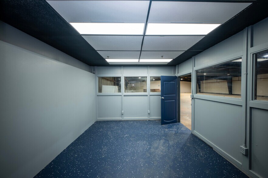 More Photos Of 876 W Main St, Spartanburg Service For Lease