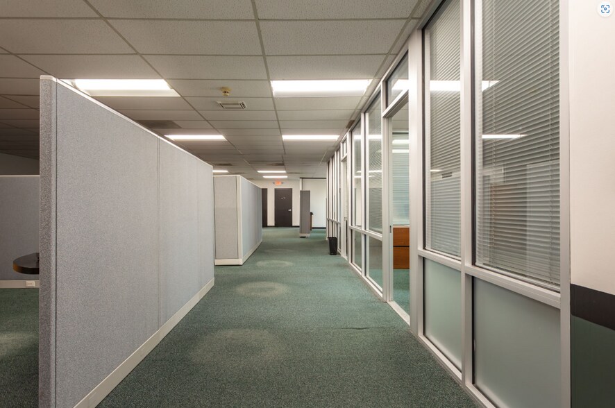 More Photos Of 790 Pershing Rd, Raleigh Office For Lease