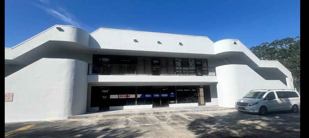 More Photos Of 7801-7815 W Commercial Blvd, Tamarac Office For Lease