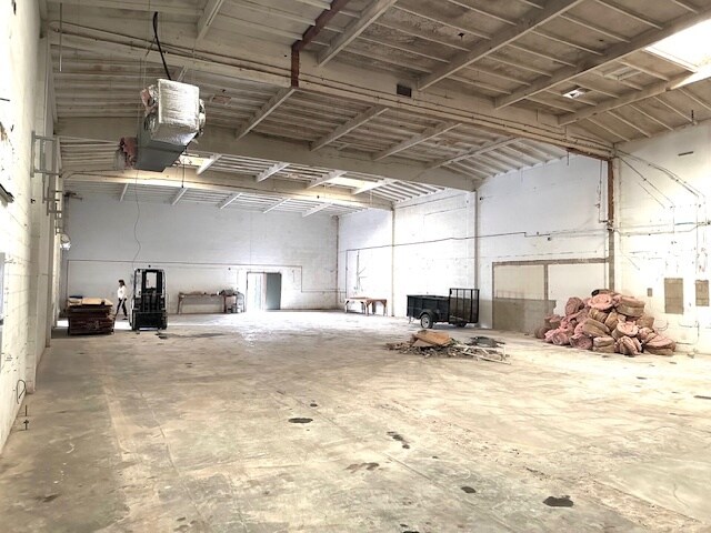 More Photos Of 318 W 131st St, Los Angeles Manufacturing For Sale