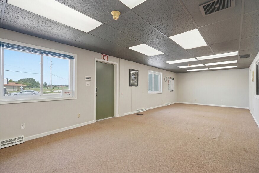 More Photos Of 301 Old Dubuque Rd, Anamosa Warehouse For Lease